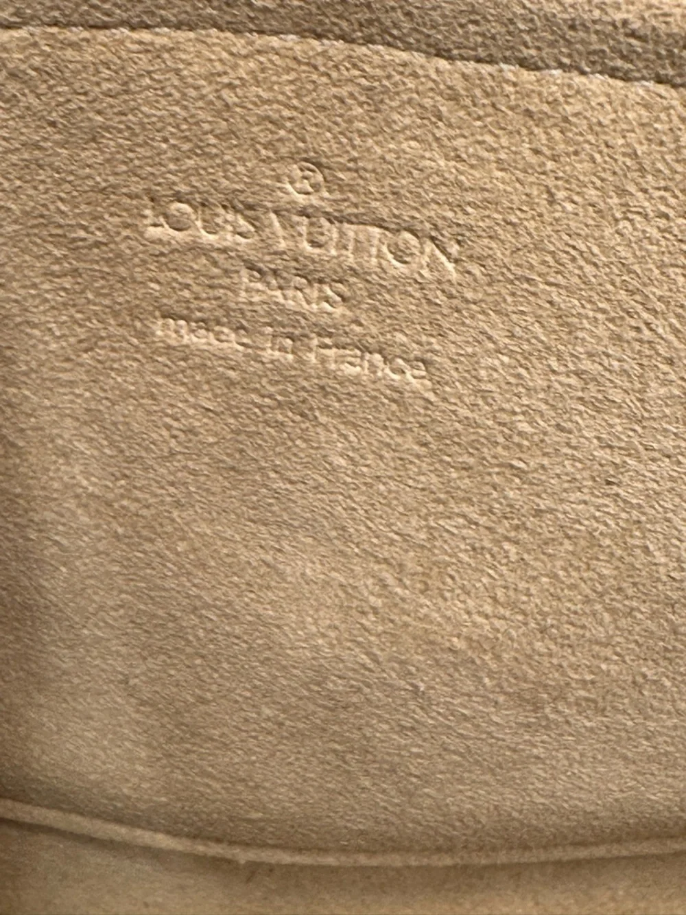 Louis Vuitton Monogram Shoulder/Crossbody Pouchette in Classic LV Monogram - Picture 13 of 16